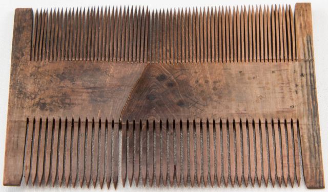 Cow-horn-lice-comb