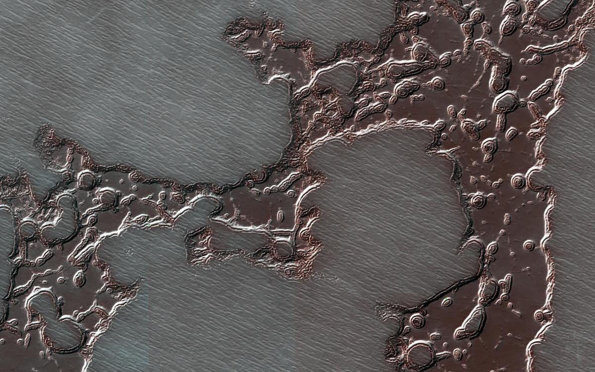 A mesa of frozen carbon dioxide at Mars' south pole.  (NASA)