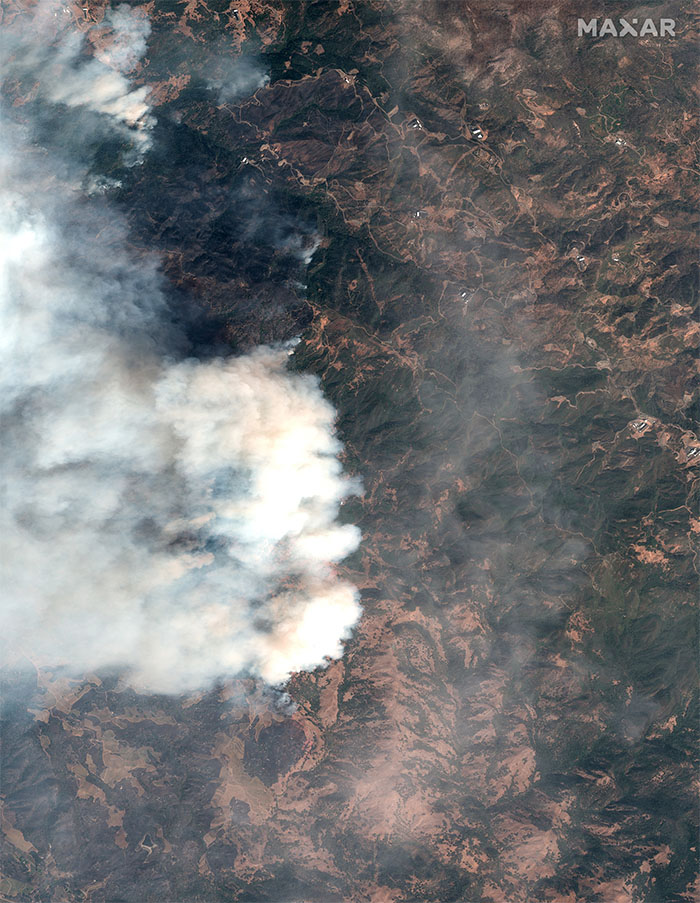 A natural-colour satellite image of the Kincade Fire in Sonoma County, California, 24 October 2019.