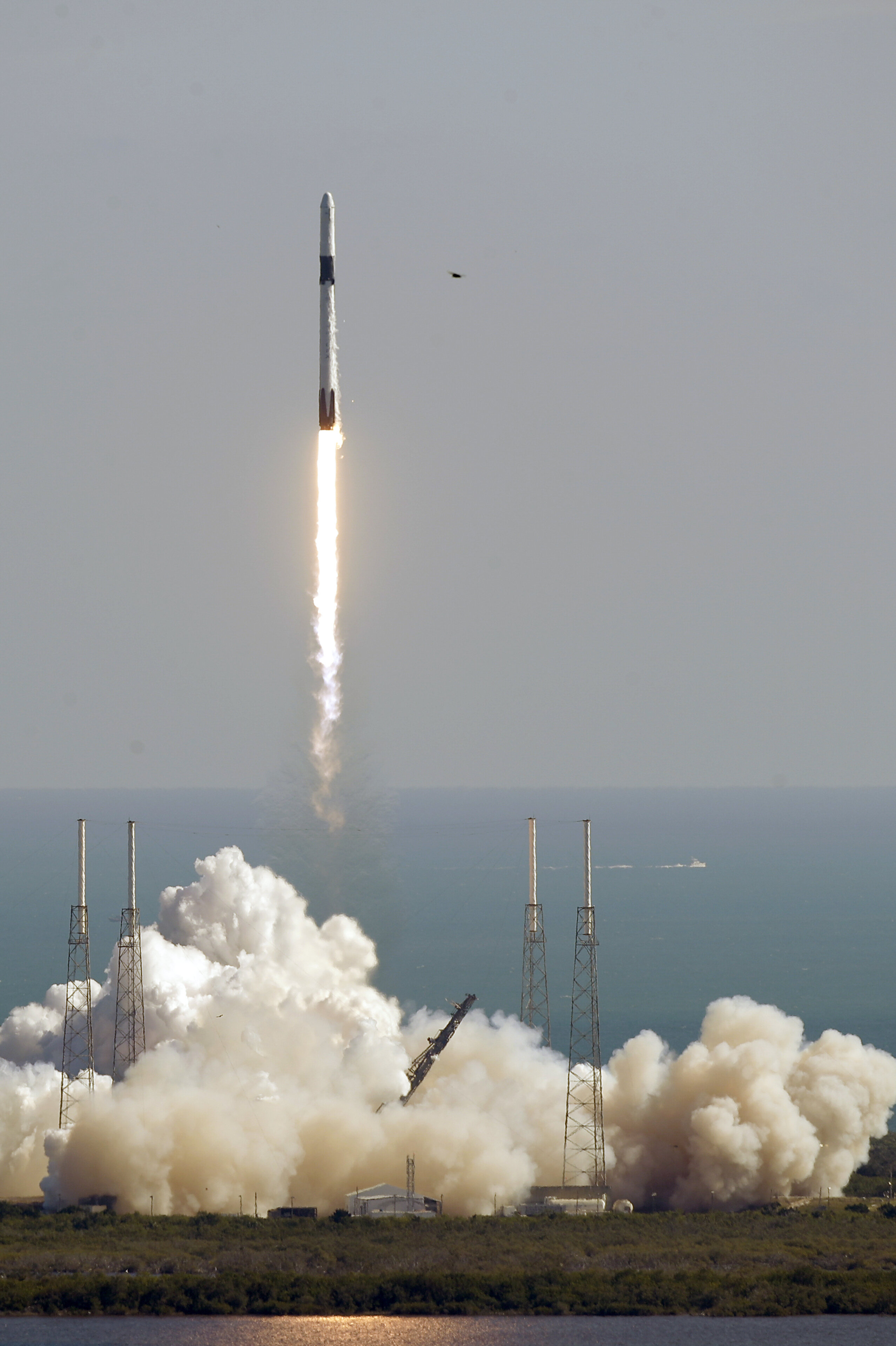 El cohete Falcon 9 SpaceX en una misión de reabastecimiento a la ISS. (Foto AP / John Raoux)