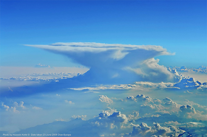 anvil of a thunderstorm cloud wiki