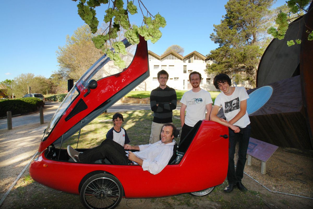 fuelcellcar.jpg fuelcellcar.jpg