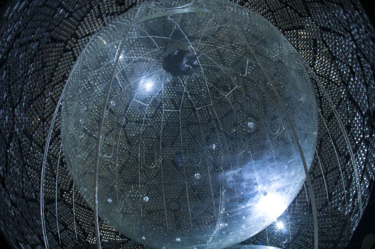 Sudbury Neutrino Observatory Investigating A Smorgasbord Of Neutrinos مجلة نقطة العلمية