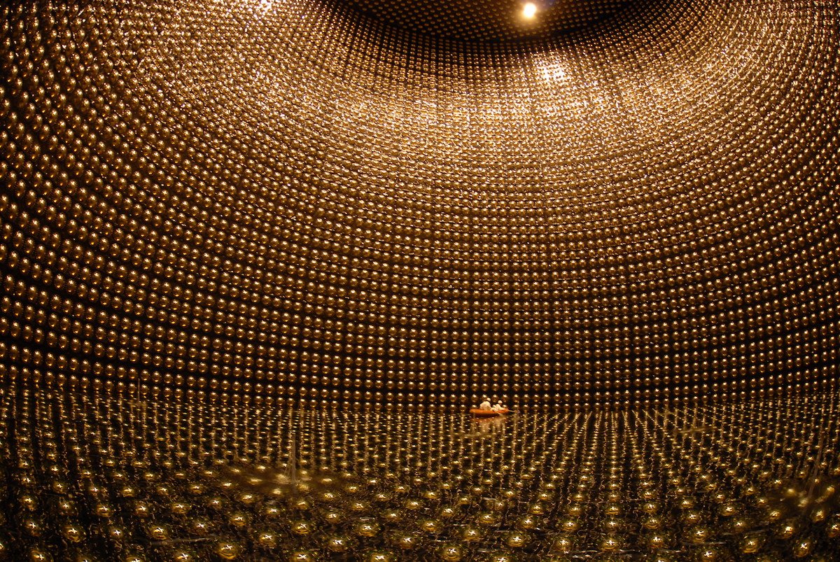 Super Kamiokande Detecting Neutrino Flavors مجلة نقطة العلمية
