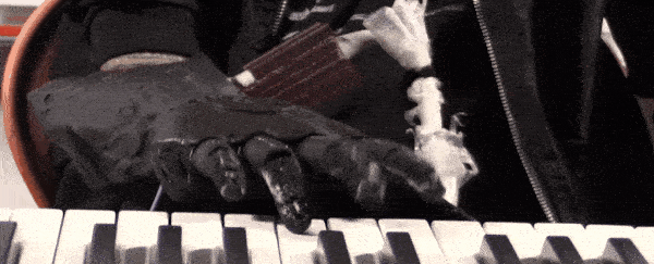 Musician who lost his arm can play piano again with this insanely cool prosthetic