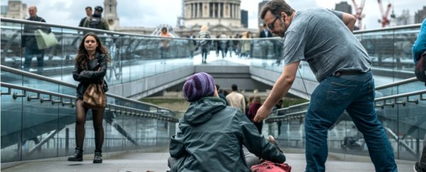 5 reasons why being kind is great for your brain, according to a psychologist