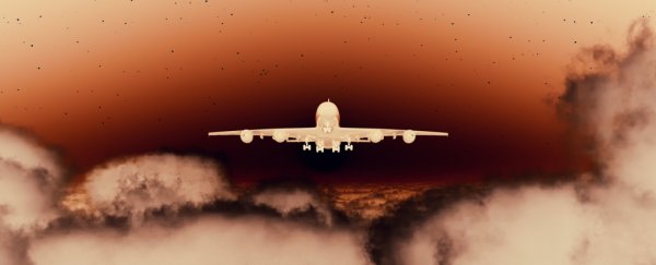 Nobody can explain this strange UFO encountered by 2 separate airliners in Arizona
