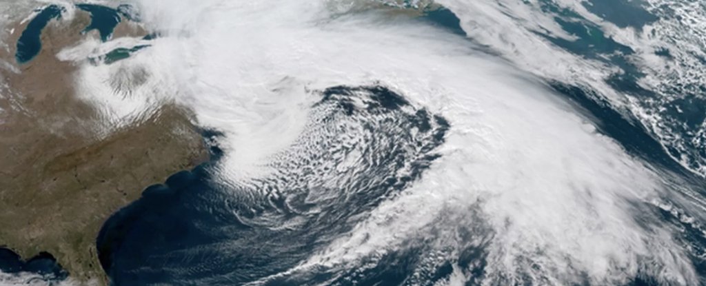The Crazy Storm Slamming The East Coast Is Going Through 'Bombogenesis ...