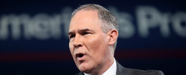 Former EPA Chief says Scott Pruitt has no idea what he's doing