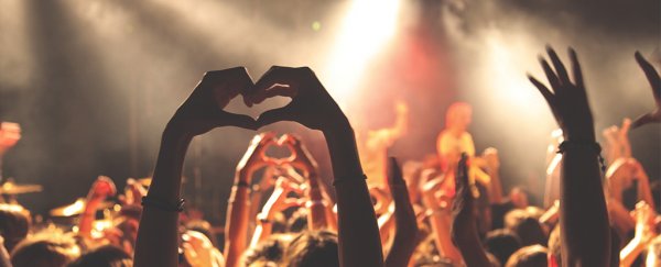 Here's what happens in your brain when you're experiencing FOMO