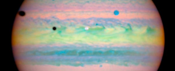 Jupiter forms a triangle in the night sky this month. Here's how to see it
