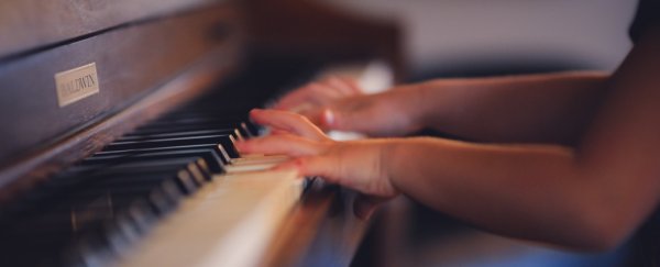 Scientists just discovered an amazing benefit to giving kids music lessons