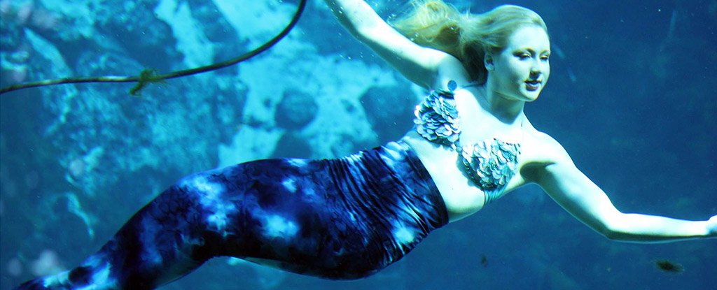 These real life 'mermaids' dance and smile underwater for 