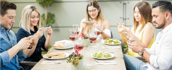 New study shows why you really need to put your smartphone away when hanging with friends