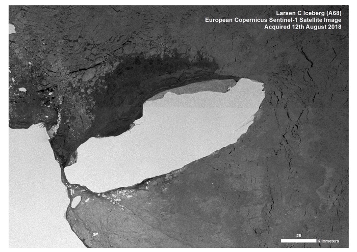 a68 iceberg larsen drifting 1