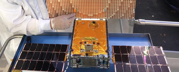 A tiny satellite heading to Mars just took a picture that makes the red planet look puny and insignificant