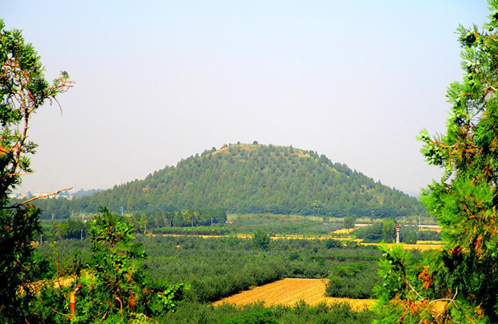 Emperor Wu of Han ruled from 141 to 87 BC, and was placed in a burial mound nearly 250 metres long.