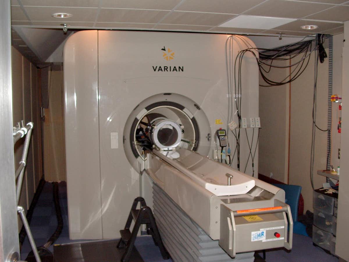 fMRI scanner (Semiconscious/Wikipedia/Public Domain)