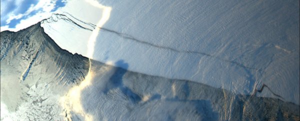 Scientists detect an ancient rock structure hidden beneath Antartica, shifting the ice