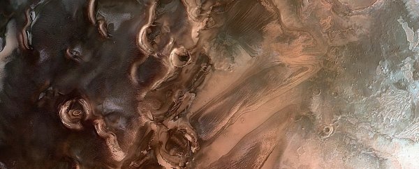 Vast new reservoir of water ice has been found beneath Mars' north pole