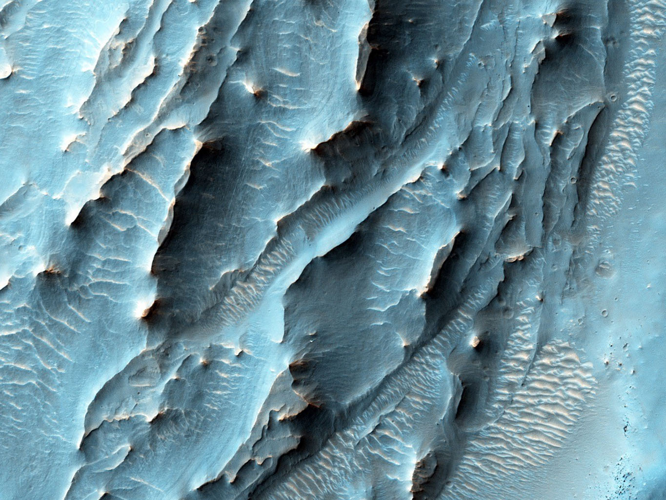 HiRise captured the strange textures of the Gale Crater floor. (NASA/JPL-Caltech/Univ. of Arizona)