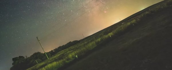 Dizzying footage of Earth's Rotation Across The Night Sky Will flip Your Perspective
