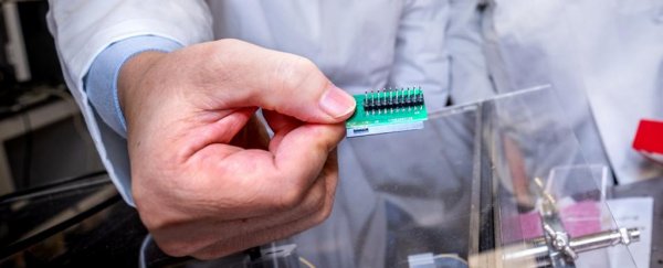 Scientists have made a quantum encryptor 1,000 times smaller than what came before