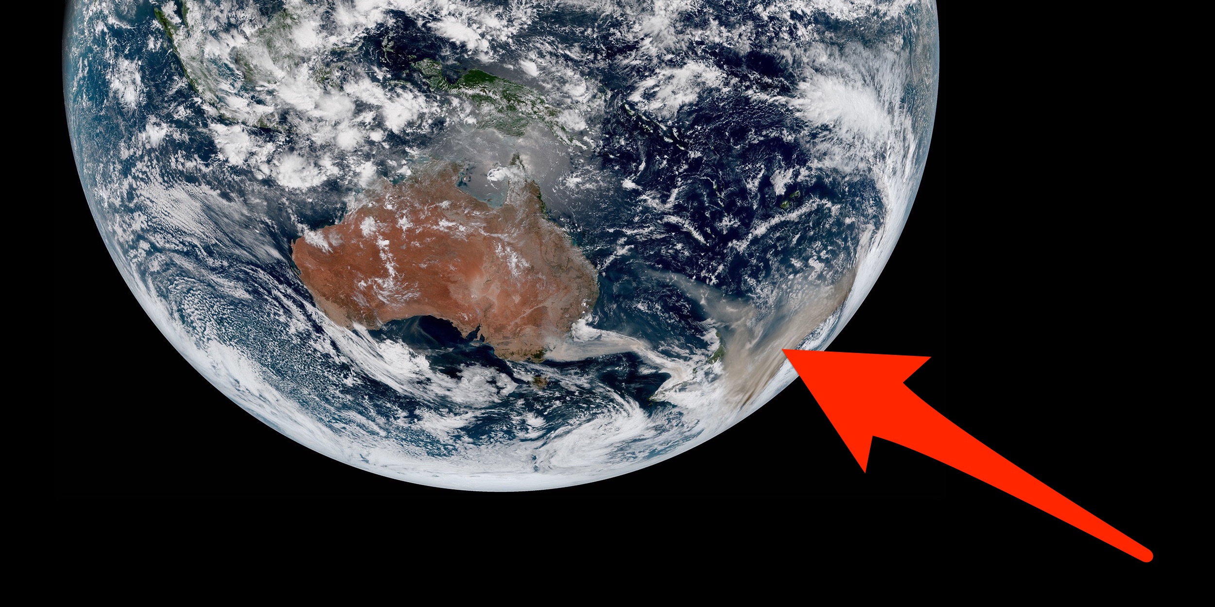 RAMMB/CIRA/CSU; Business Insider The Himawari-8 satellite's view of the Australian brushfires and smoke clouds on January 2, 2020.