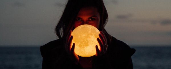Here are five myths about the Moon you can easily disprove yourself