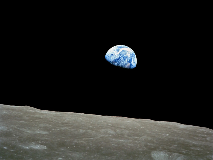 001 earthrise