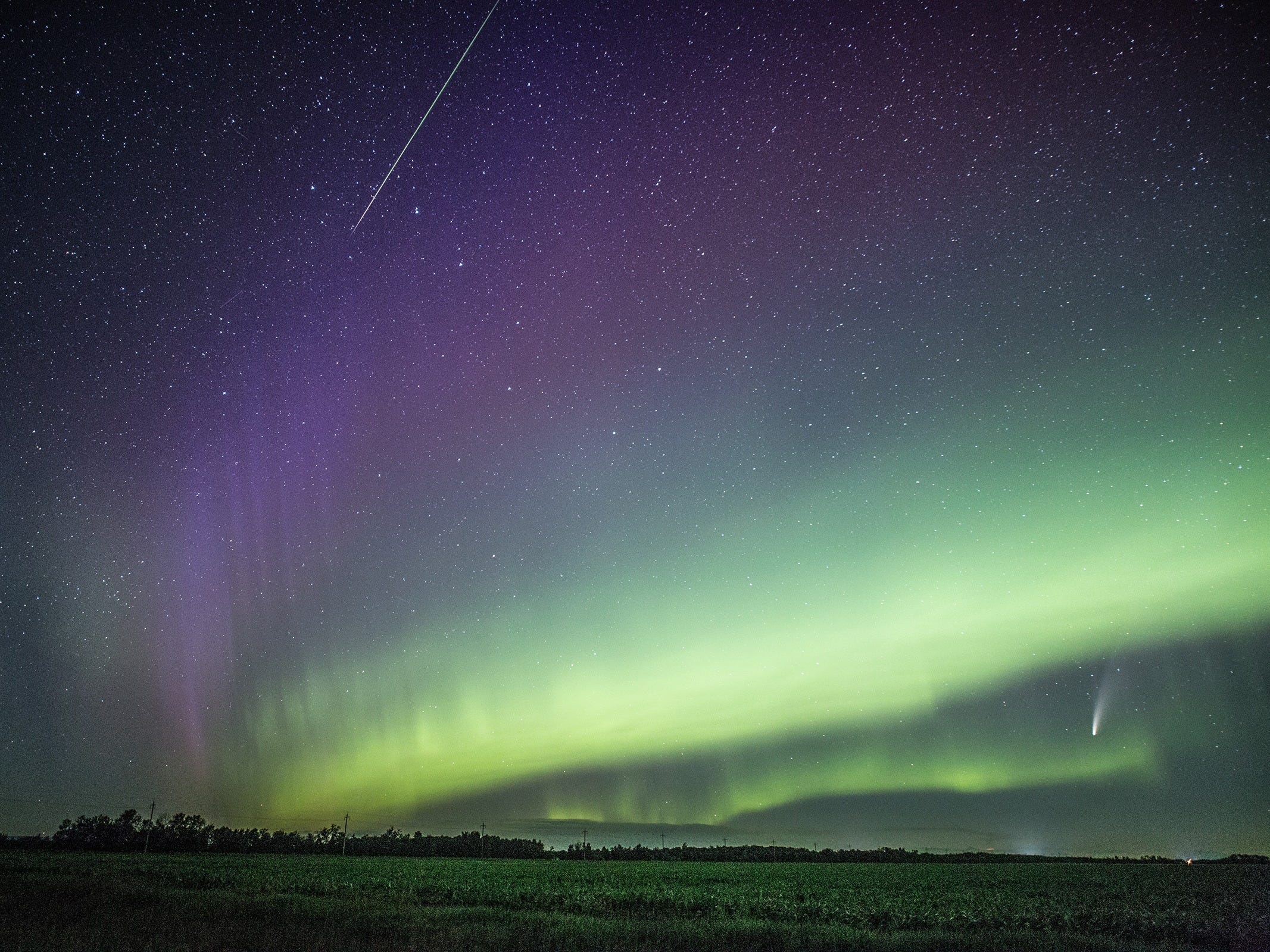 A meteor, STEVE, aurora and Neowise over Manitoba, Canada, 14 July 2020. ( Donna Lach)