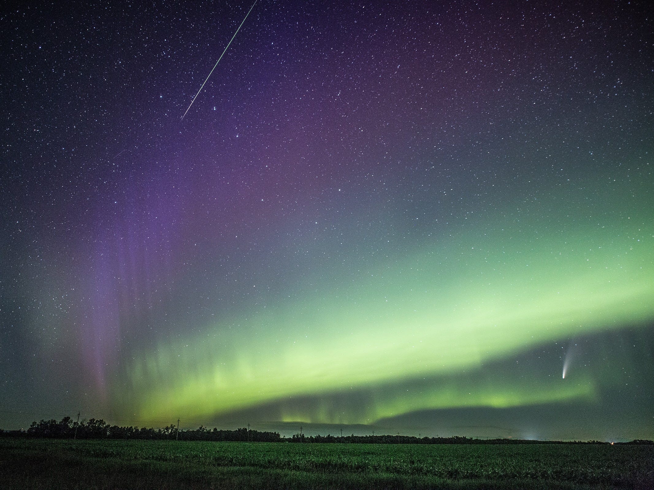 A meteor, STEVE, aurora and Neowise over Manitoba, Canada, 14 July 2020. ( Donna Lach)