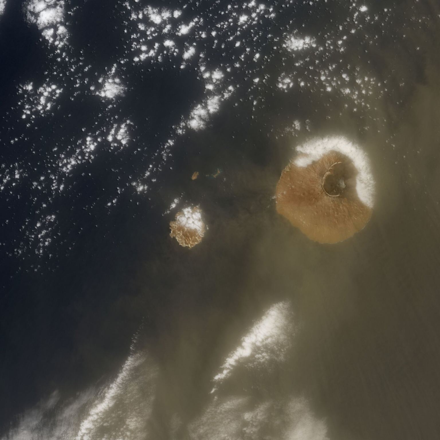 Saharan dust plume over Sao Filipe. (Copernicus Sentinel/ESA/CC BY-SA 3.0 IGO)