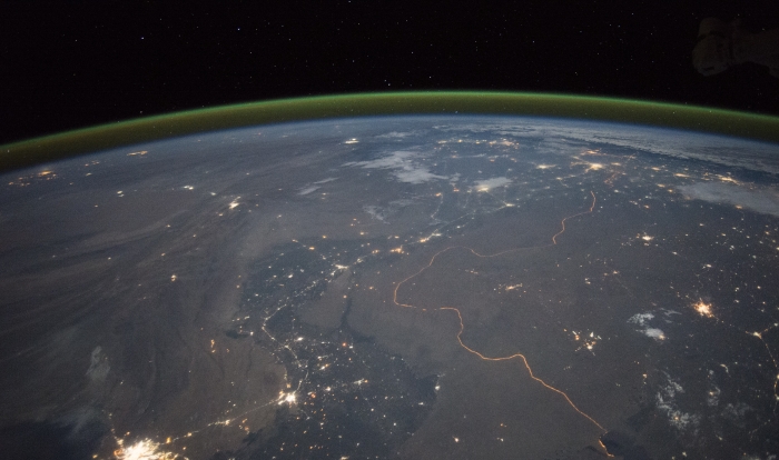 Magical Photo From The ISS Captures Two Enchanting Earth Phenomena ...