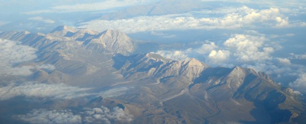 New study indicates major earthquakes in Italy are linked to hidden CO2 emissions