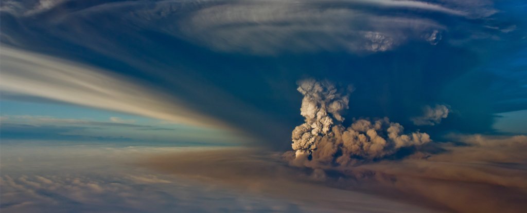 Grímsvötn eruption in May 2011. 