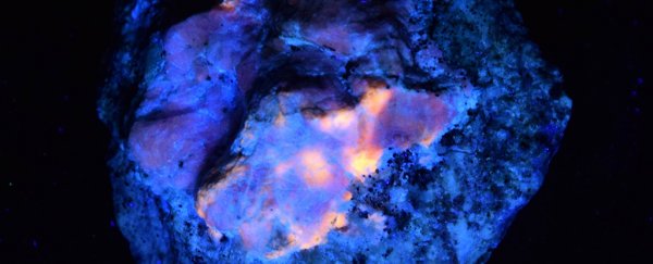This weird rock naturally glows in the dark, and now scientists have figured out how