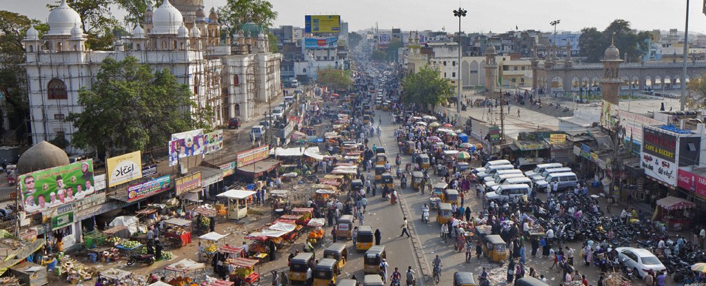 Busy road in Hyderabad, one of the capitals of Andhra Pradesh. 