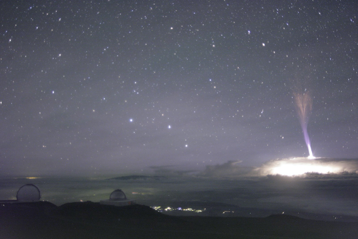 Mysterious, Upside-Down Lightning May Not Be a Freak Phenomenon After All :  ScienceAlert