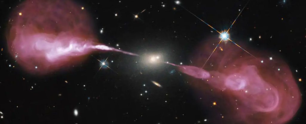 Active supermassive in radio galaxy Hercules A. 