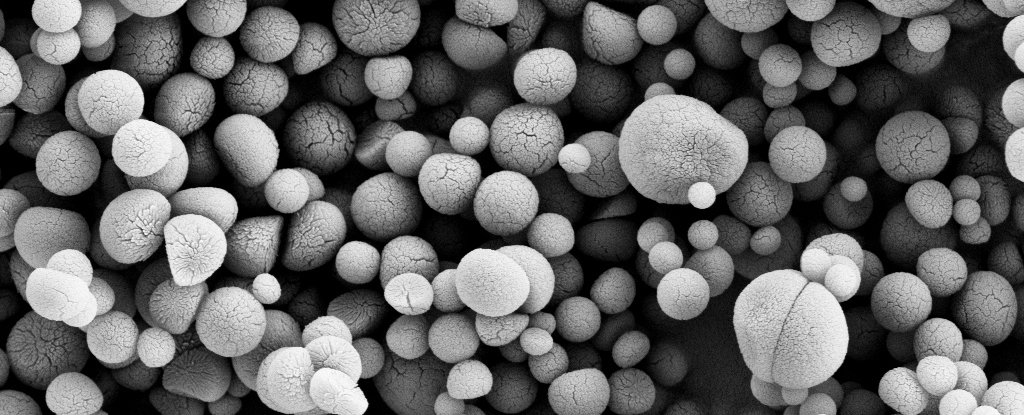 Titan aerosol particles made in a lab as seen under Scanning Electron Microscopy. 