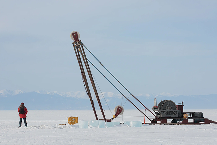 Pully system on lake baikal 