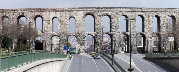 longest roman aqueduct