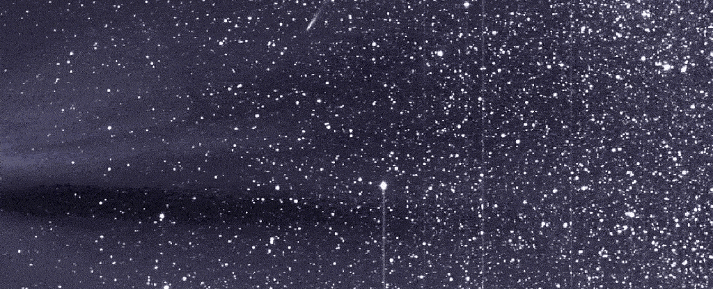 Spacecraft Flies Through Dusty Tail of Exploded Comet in Unique Chance Encounter - ScienceAlert