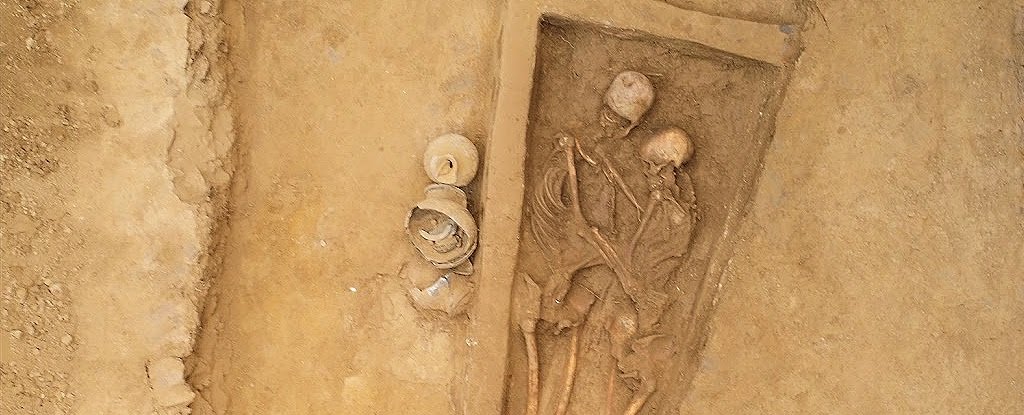 1,500-Year-Old Lovers Uncovered in China, Locked in an Eternal Embrace