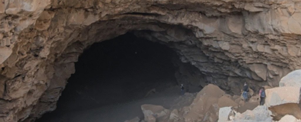 Una gigantesca guarida de huesos, incluido un humano, descubierta en una cueva macabra en Arabia Saudita
