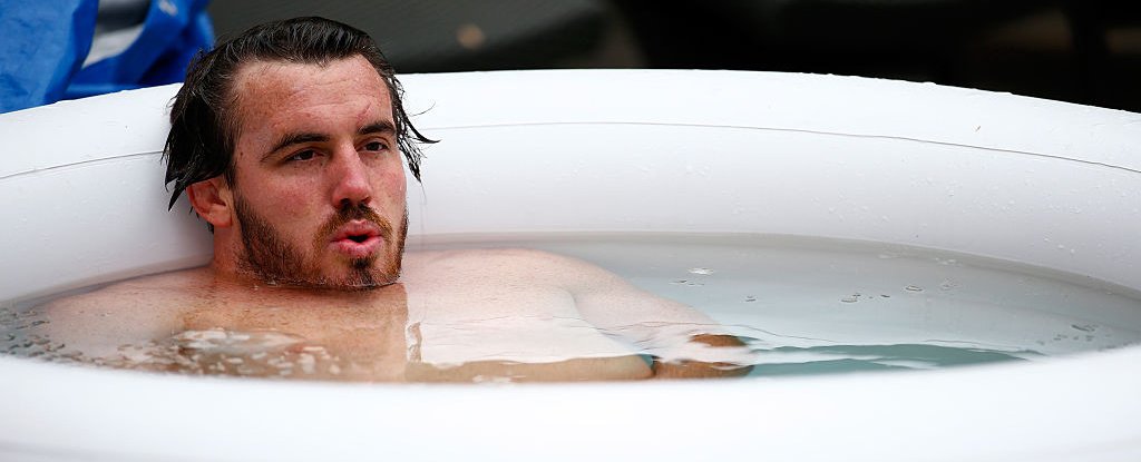 Do Ice Baths Actually Improve Muscle Recovery? Read This Before You Try It Out - ScienceAlert