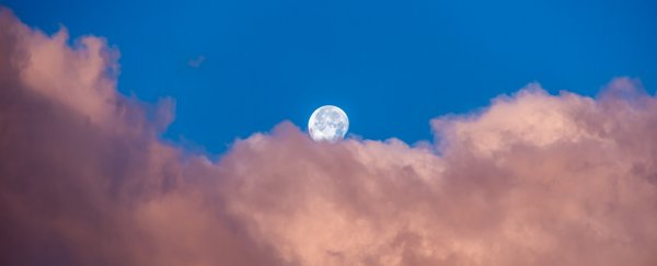 Large-scale study shows the Moon exerts a powerful influence on how we sleep