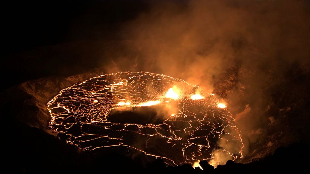 Lava fountains are spurting out at multiple fissure, September 30, Halema'uma'u. (B Carr/USGS)