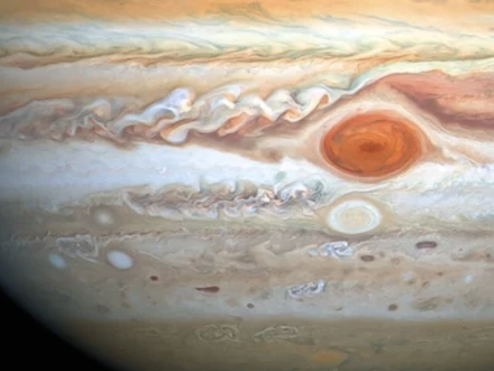 Tumultous clouds surrounding Jupiters Great Red Spot